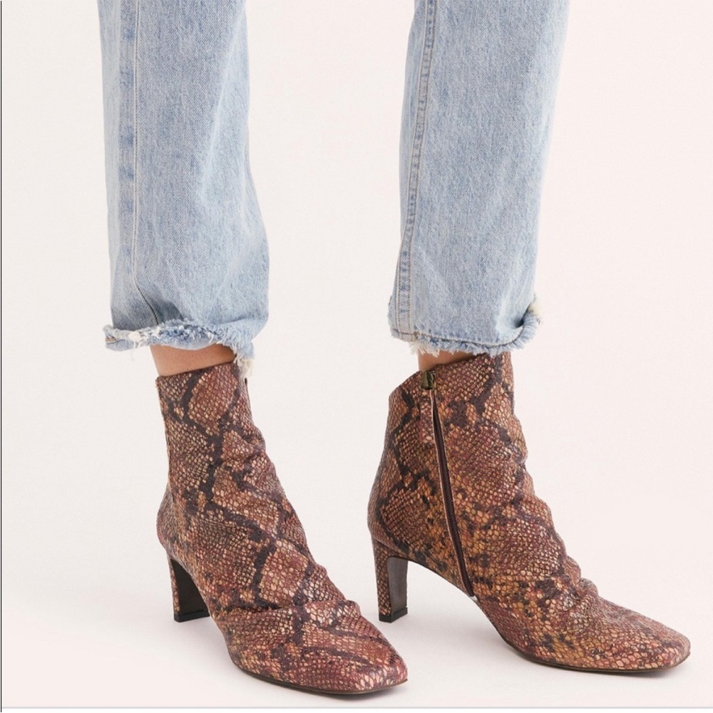 NEW Free People Cybill Heel Boot - new in box - size 7 / 37